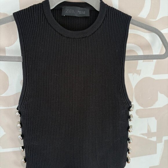 Ribbed Zara Tank with Peek Sides and Metal Button Detail (NWOT, Small) - Picture 1 of 4